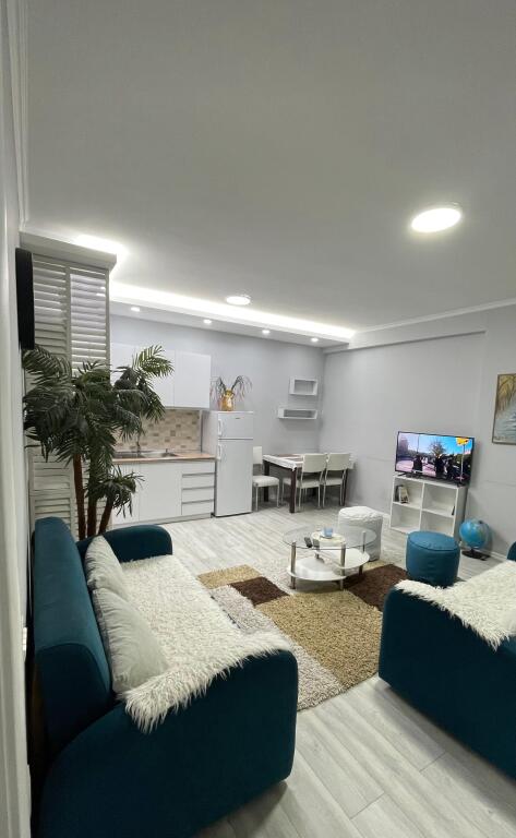 Jepet me qira 1+1 KOMUNA E PARISIT 650€