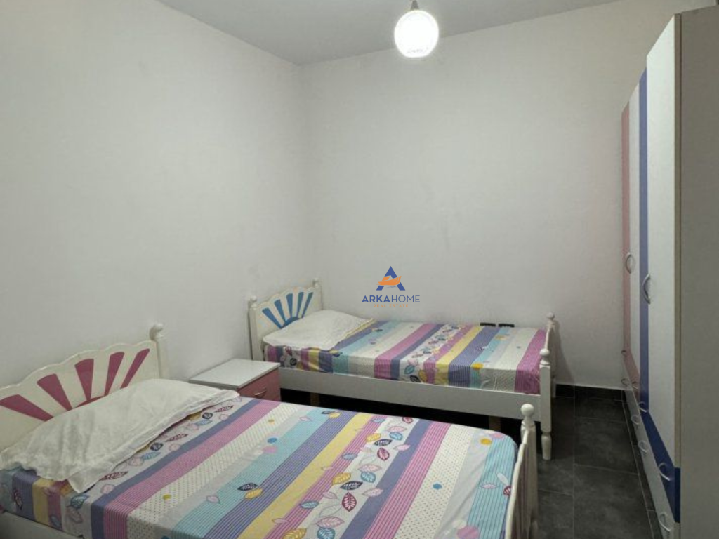 AFFITTASI APPARTAMENTO 2+1+BALCONE "UNAZA E RE,KOMPLEKSI ARLIS" 540 EURO.