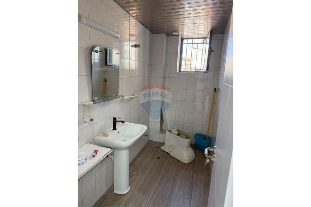 Jepet me Qira Ambient Biznesi – Bulevardi “Zogu I”..