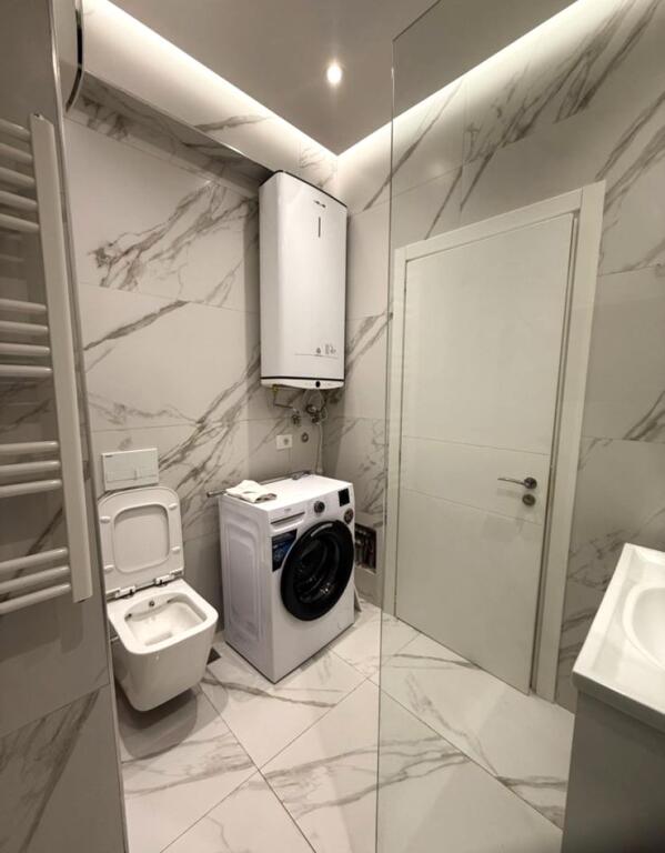 Ne zonen e Astirit,Kompleksi Urban Gate,jepet me qera apartament,1+1,i mobiluar 600Euro