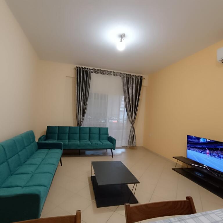 JEPET APARTAMENT 2+1 ME QIRA VLORE!