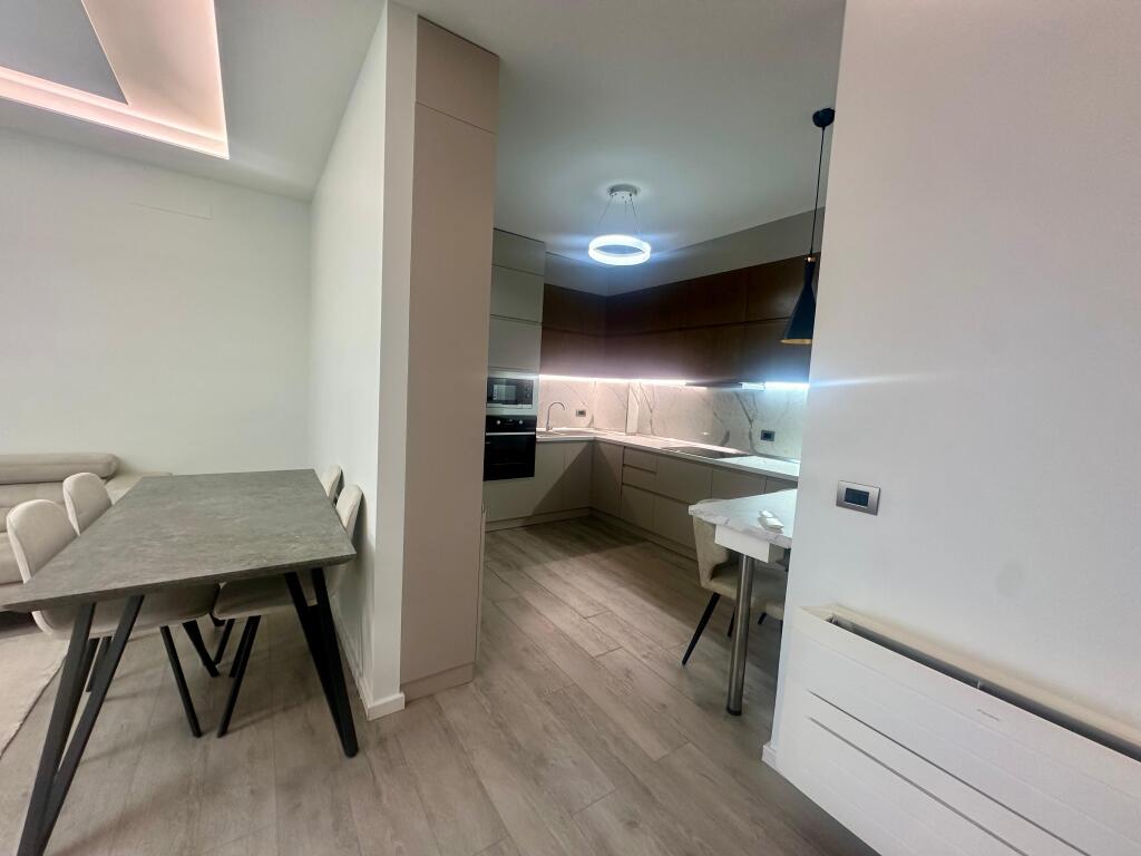 Apartament me qira 2+1+2 + parkim – Rr. Elbasanit, 7 Xhuxhat