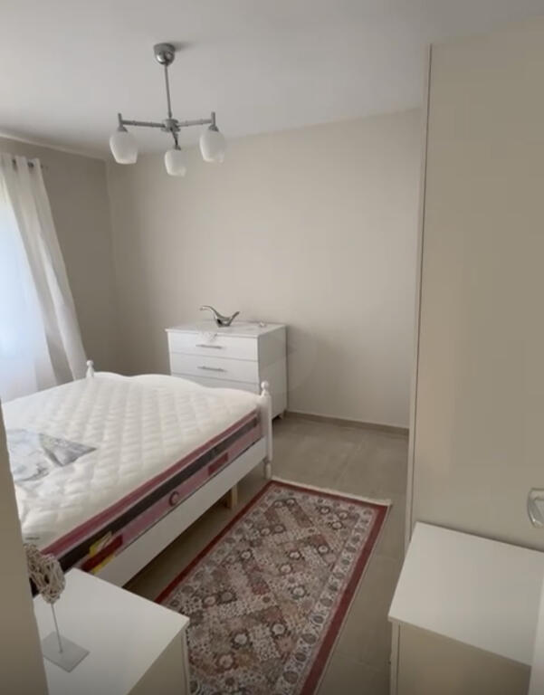 Apartment 3+1 for rent at Fortuzi Street