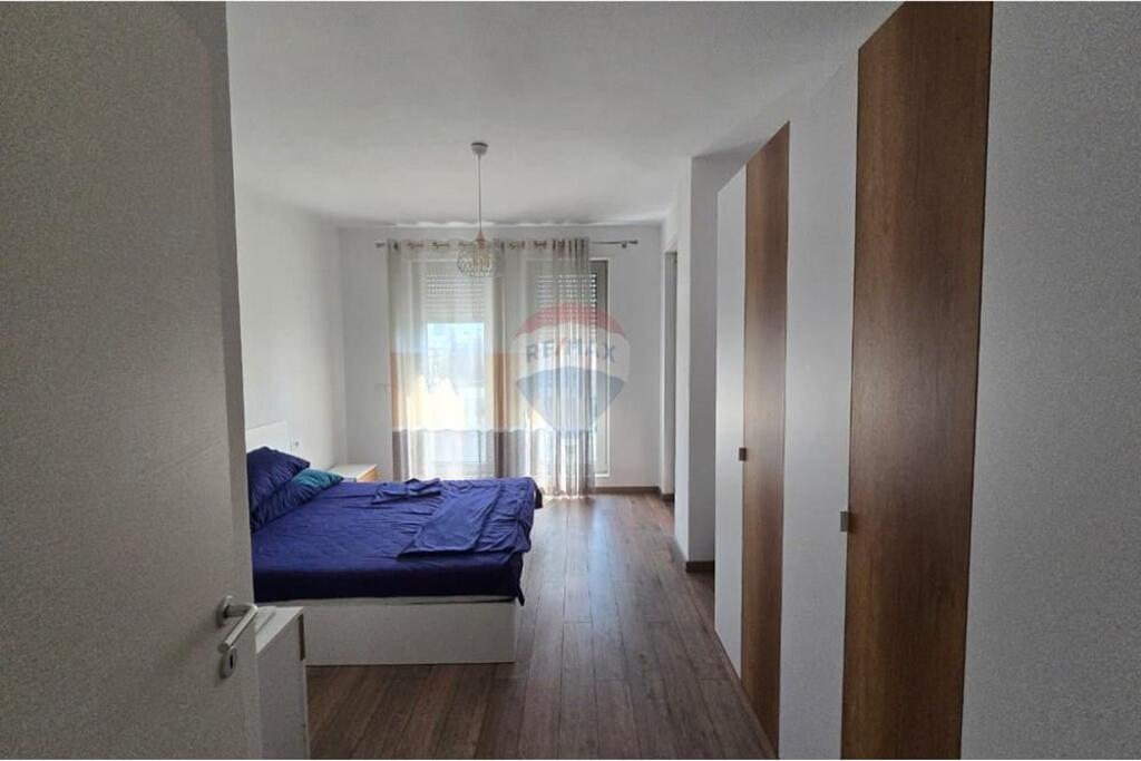 Apartament 1+1+ parking me qera Zogu i Zi
