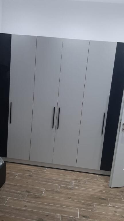 1+1 i mobiluar,te rruga peti liqeni i thate,400 euro