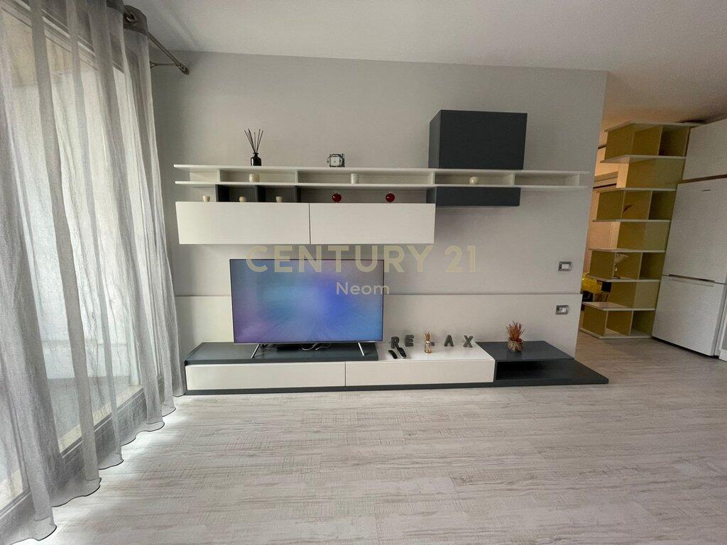 Qira, Apartament 2+1 te Nobis, Liqeni i Tiranës!