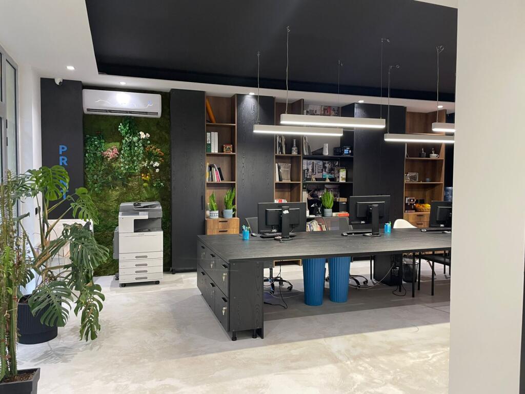 BUSINESS PREMISES FOR SALE AT LIQENI I THATE 250,000 euro