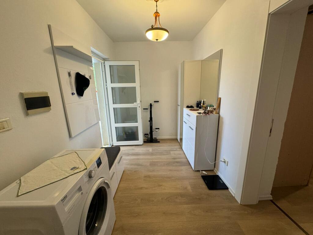 Apartament me qira 1+1 – pranë Shkollës Osman Myderizi
