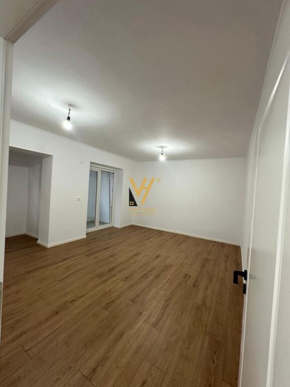 SHITET APARTAMENT 1+1+BLK TE MINISTRIA E DREJTESISE 153.000 EURO
