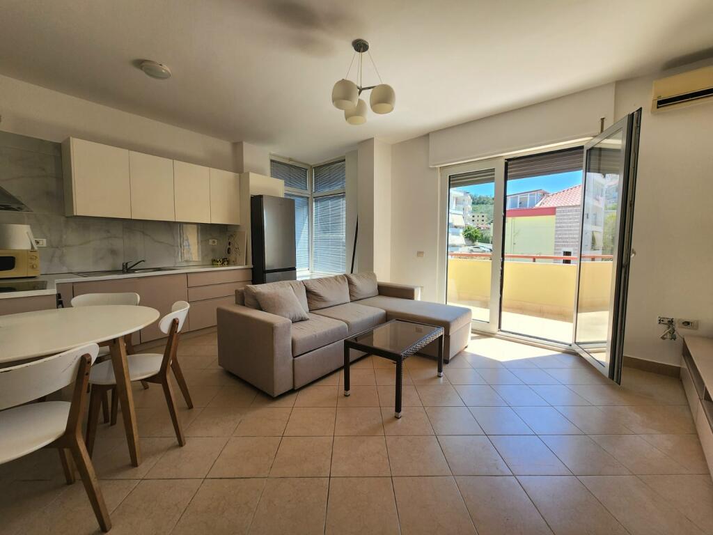APARTAMENT ME QERA 1+1 NE FRESK !