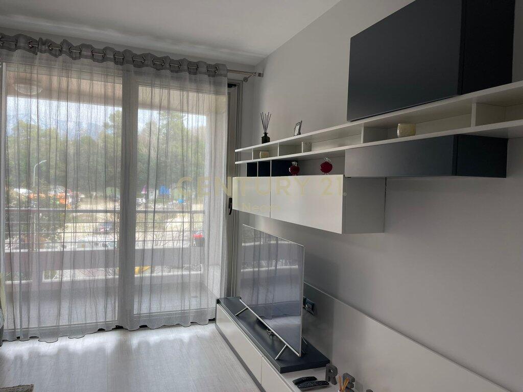 Qira, Apartament 2+1 te Nobis, Liqeni i Tiranës!
