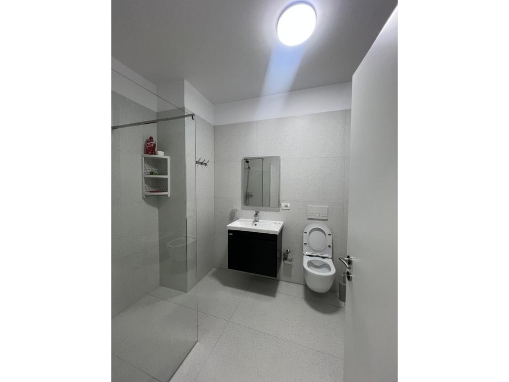 JAPIM ME QIRA APARTAMENT 2+1 + POST PARKIMI !!