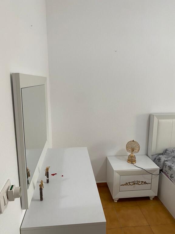 Jepet Me Qera Apartament 2+2 Tualete +1 Ballkon