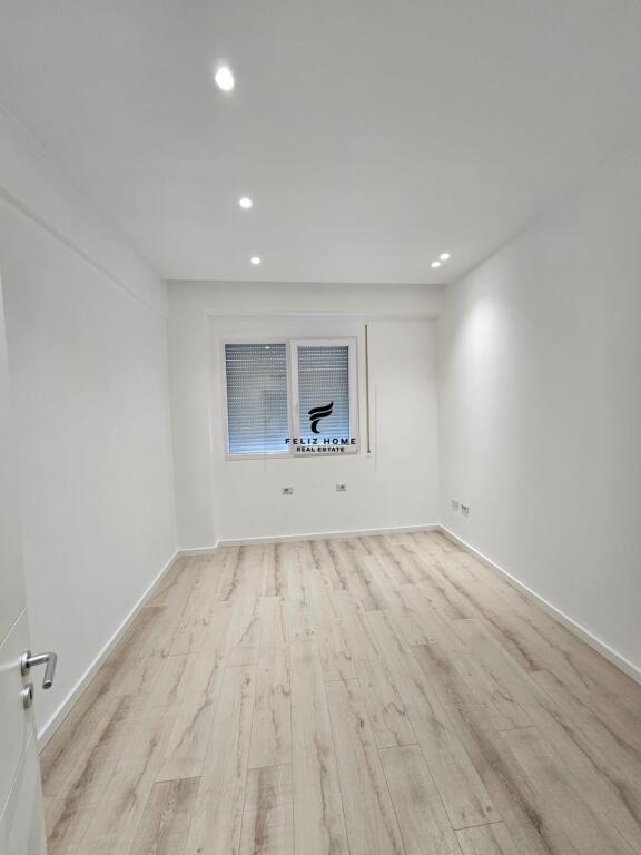 OFFICE FOR RENT 80 M2 DIBRA STREET 500 EURO