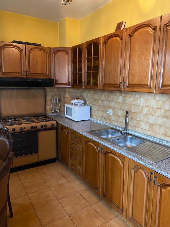 Jepet Me Qera Apartament 2+2 Tualete +1 Ballkon
