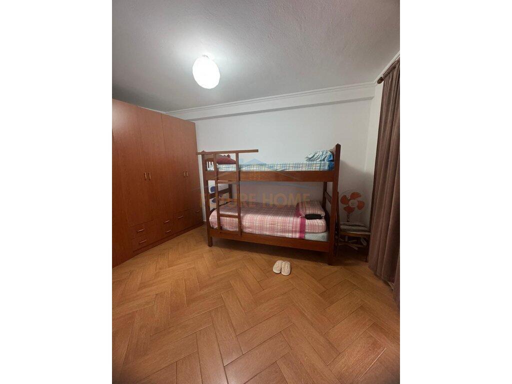 Qera, Apartament 2+1, Rruga e Barrikadave