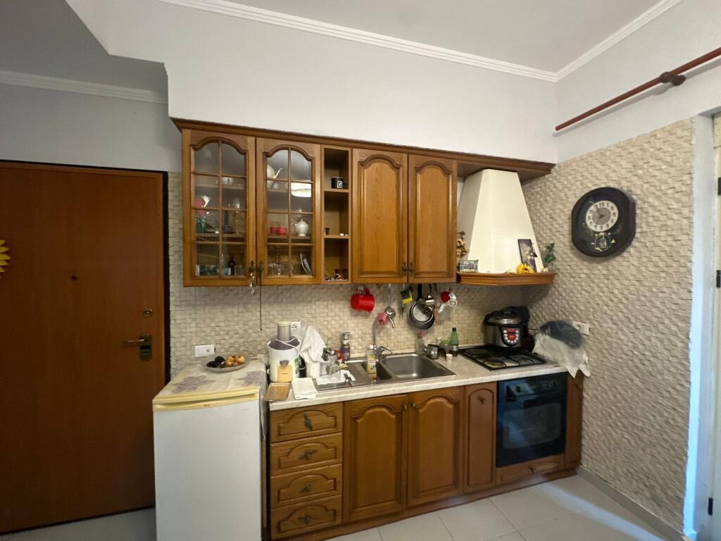 1+1,i mobiluar rruga peti liqeni i thate 500 euro