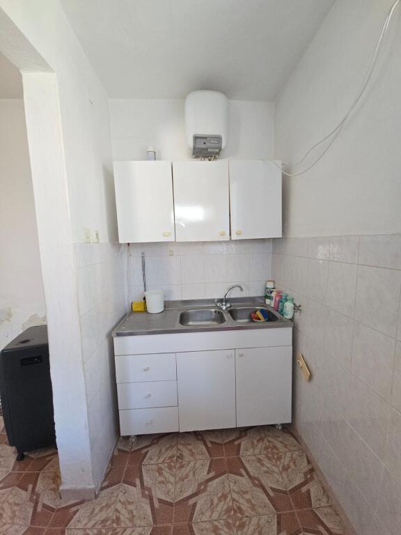 SHITET APARTAMENT 2+1 PRANE LAGJES 5 DURRES