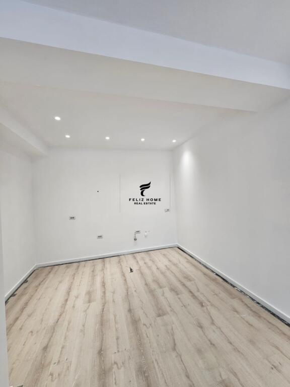 OFFICE FOR RENT 80 M2 DIBRA STREET 500 EURO
