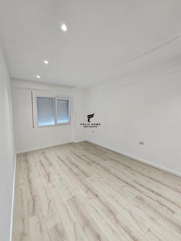 OFFICE FOR RENT 85M2 DIBRA STREET 500 EURO