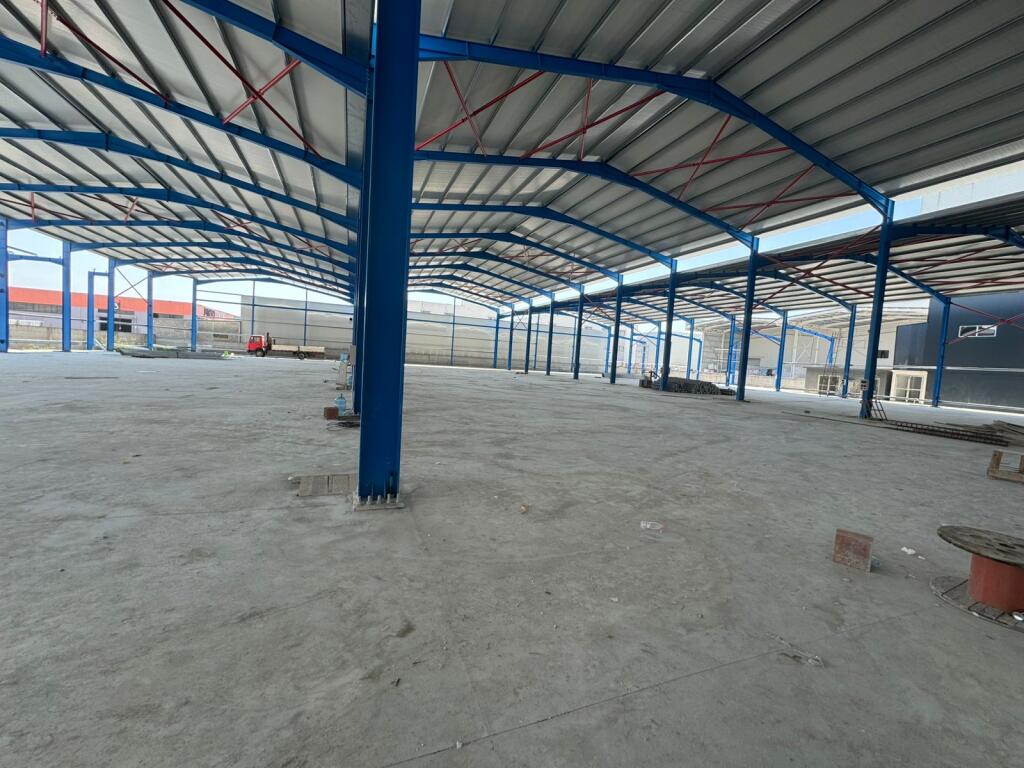 Capannone in affitto, 5000m2, Autostrada Tirana - Durazzo (10.000 Euro)