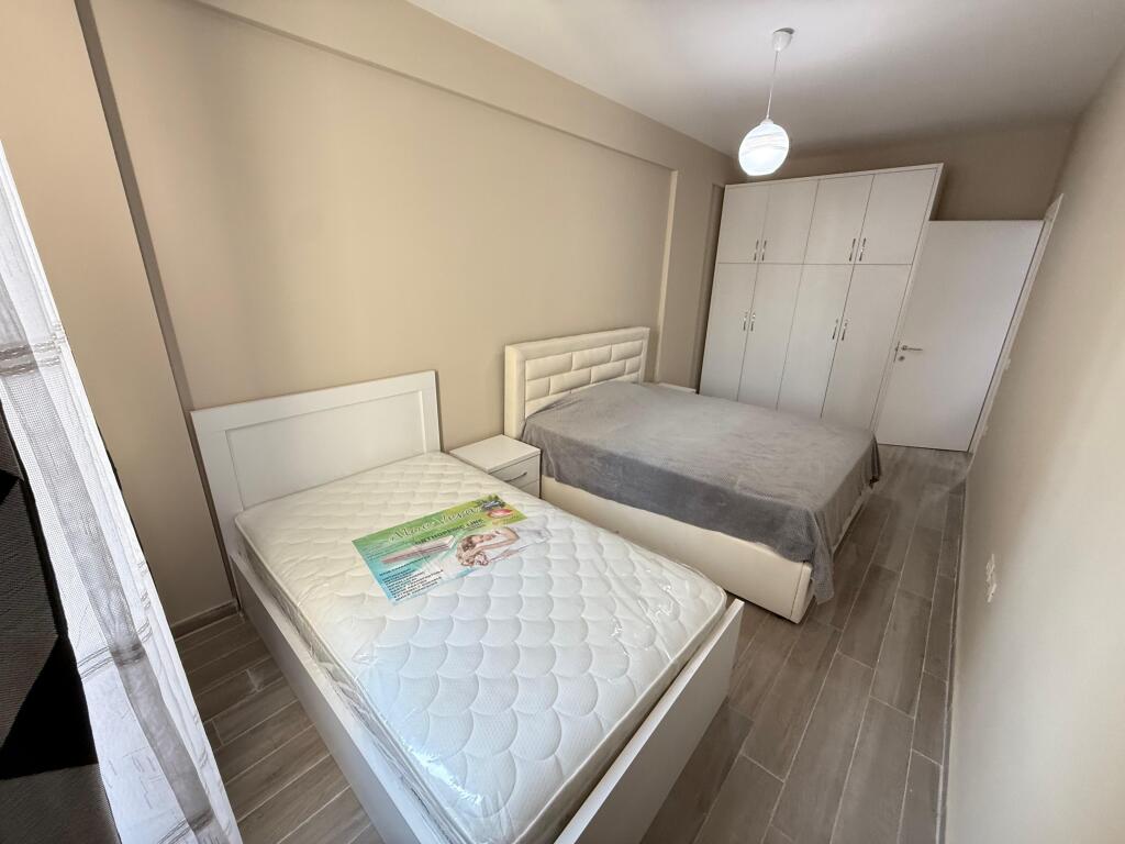 📢 Affittasi – Appartamento 1+1 📍 Via Ndre Mjeda, vicino al Parco – complesso star Prezzo: 500 €/mese  📱