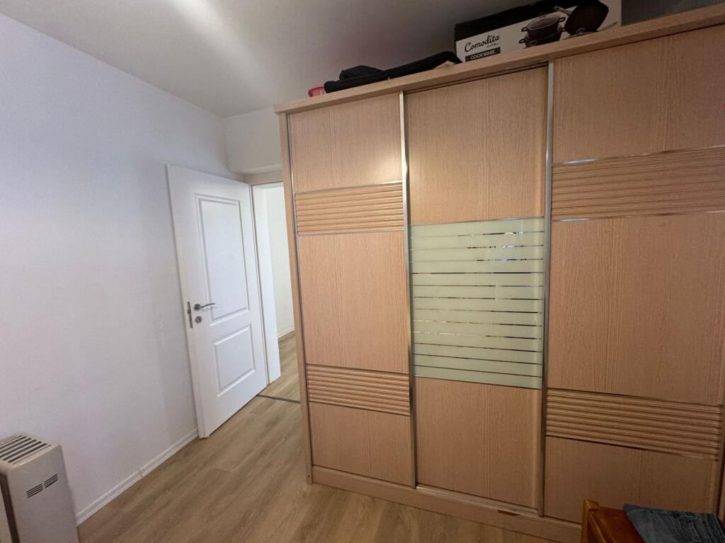 Apartament me qira 1+1 – pranë Shkollës Osman Myderizi