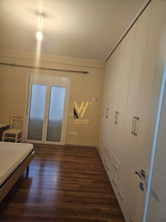 JEPET APARTAMENT 3+1+2+BLK ME QERA NE SAUK 550 EURO