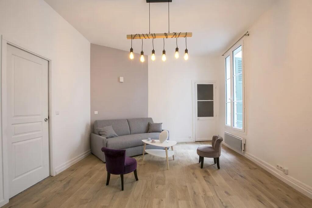 Apartment For Rent 1+1 at the Train Station (ID B211370) Tirana.