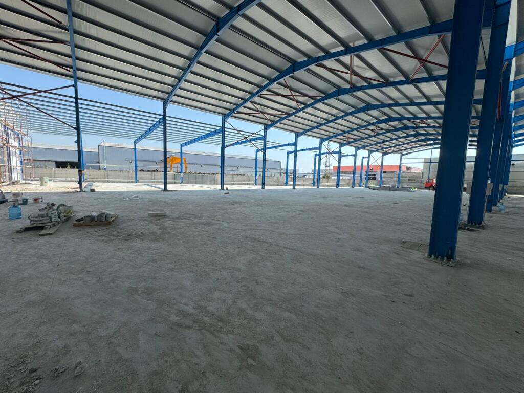 Capannone in affitto, 5000m2, Autostrada Tirana - Durazzo (10.000 Euro)