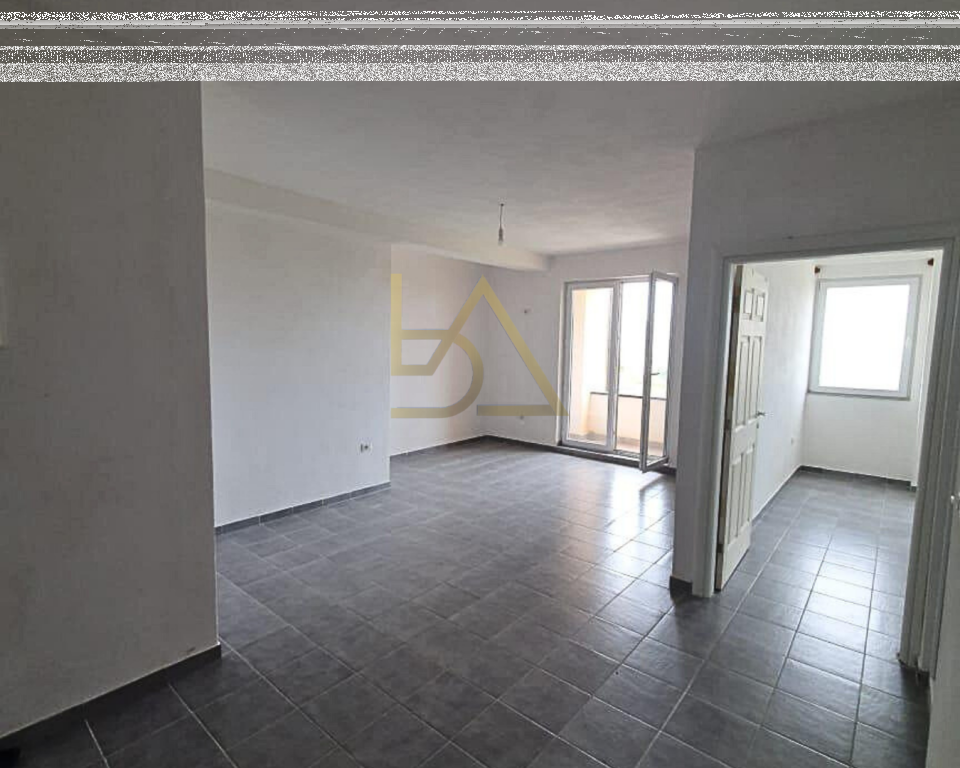 Shitet Apartament në Kavajë – Qerret
