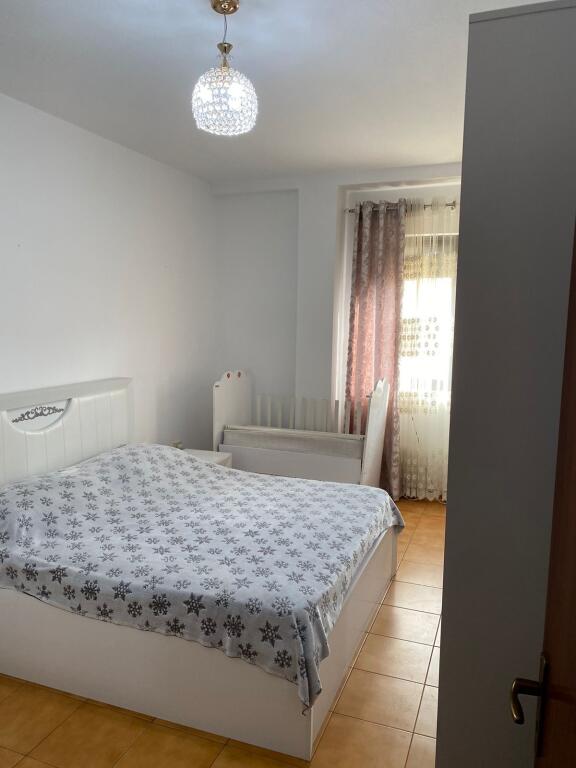 Jepet Me Qera Apartament 2+2 Tualete +1 Ballkon