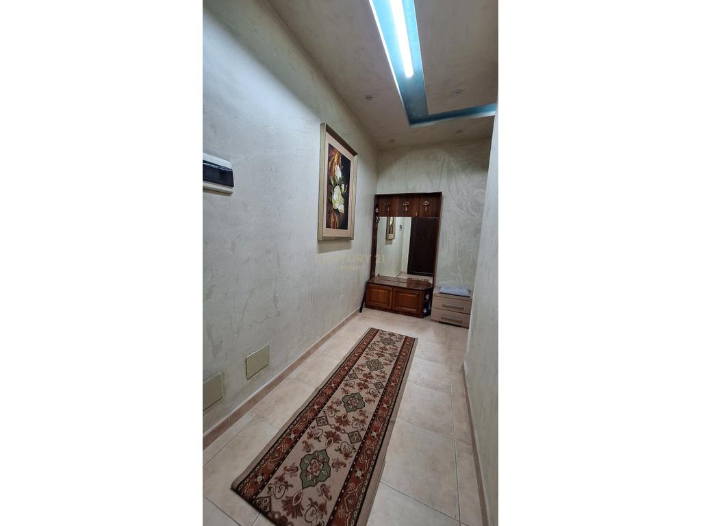 JAPIM ME QIRA APARTAMENT 3+1+2 NE BRRYL,PRANE MATERNITETIT TE RI !