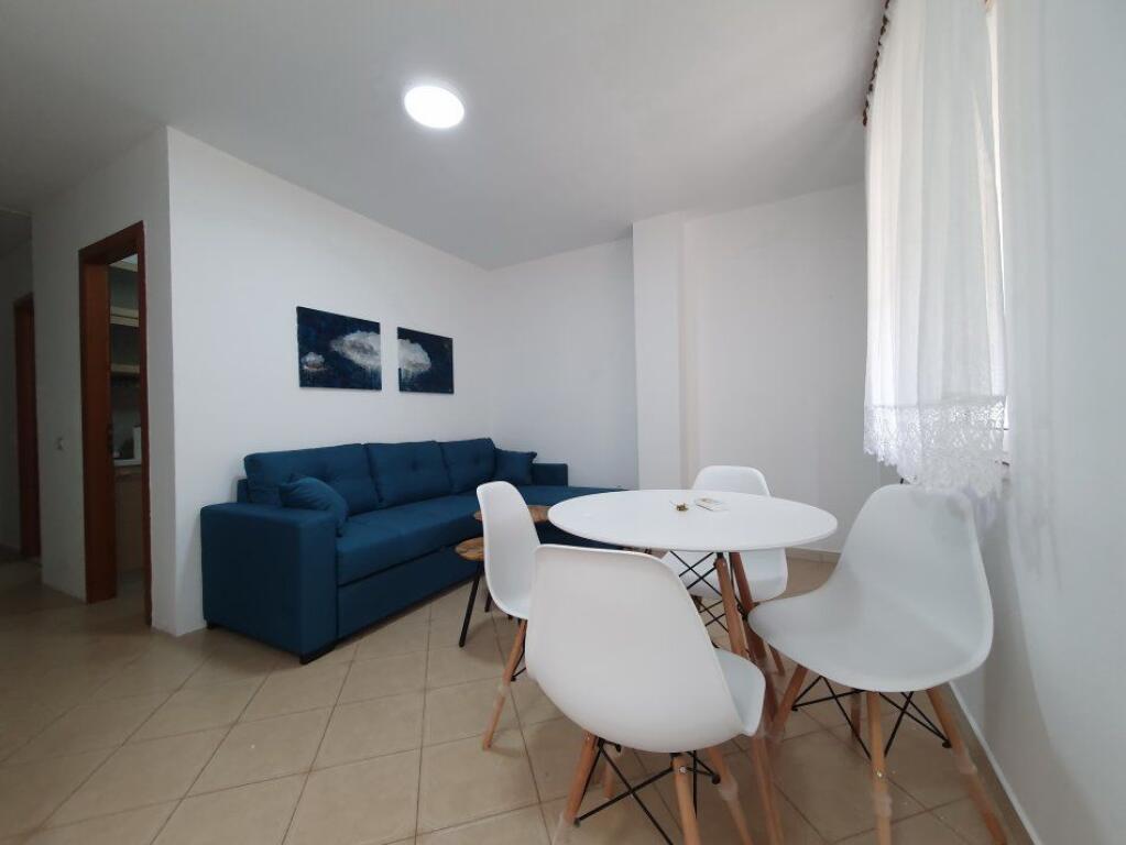 APARTAMENT ME QERA 1+1 PAZARI I RI 400 EURO