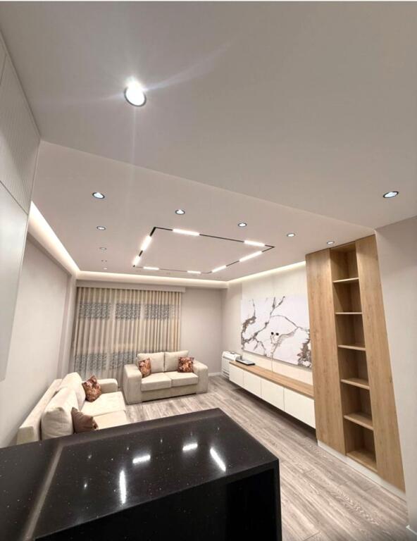 Ne zonen e Astirit,Kompleksi Urban Gate,jepet me qera apartament,1+1,i mobiluar 600Euro