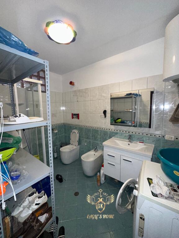 PËR SHITJE NË VOLLGA ZONA MË E MIRË NË QYTET PAMJE NGA DETI DHE PISCINA