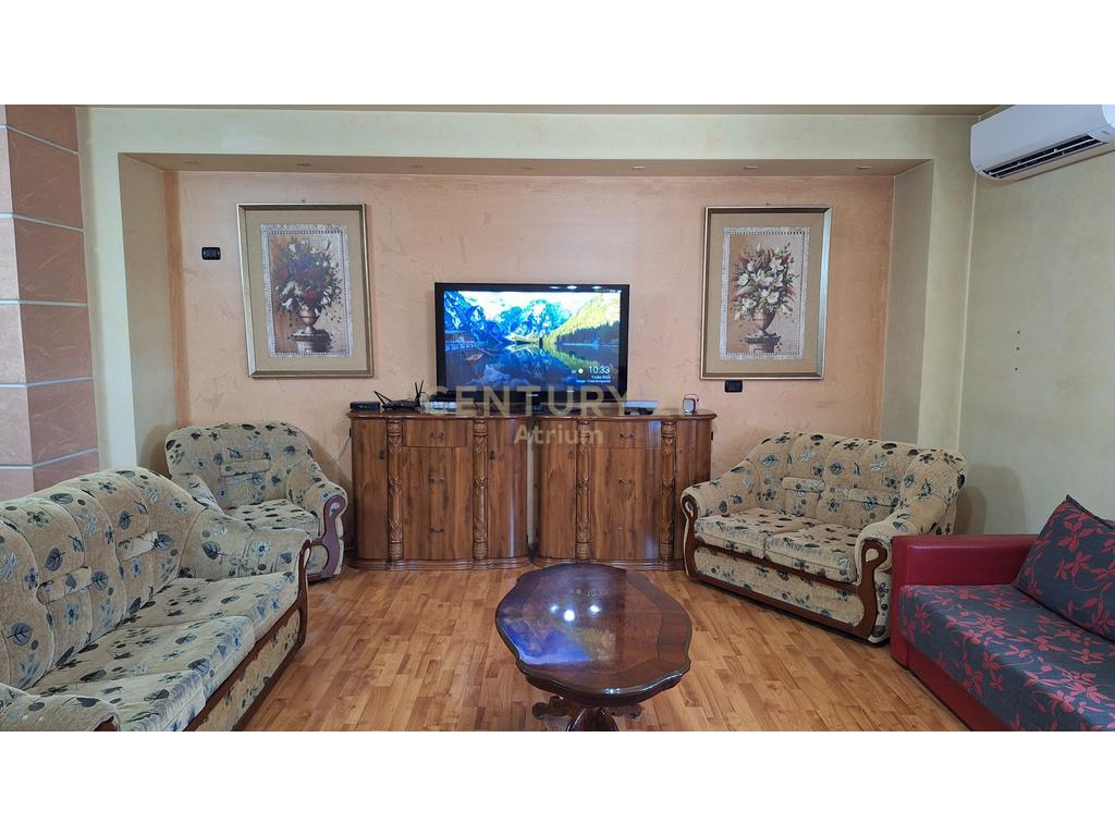 JAPIM ME QIRA APARTAMENT 3+1+2 NE BRRYL,PRANE MATERNITETIT TE RI !