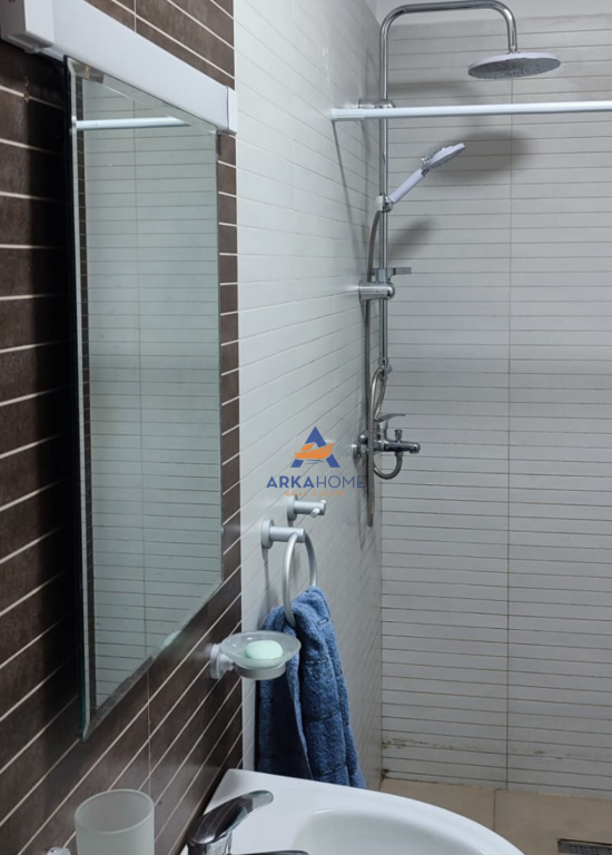JEPET ME QERA APARTAMENT 1+1 " RRUGA NDRE MJEDA" 480 EURO.