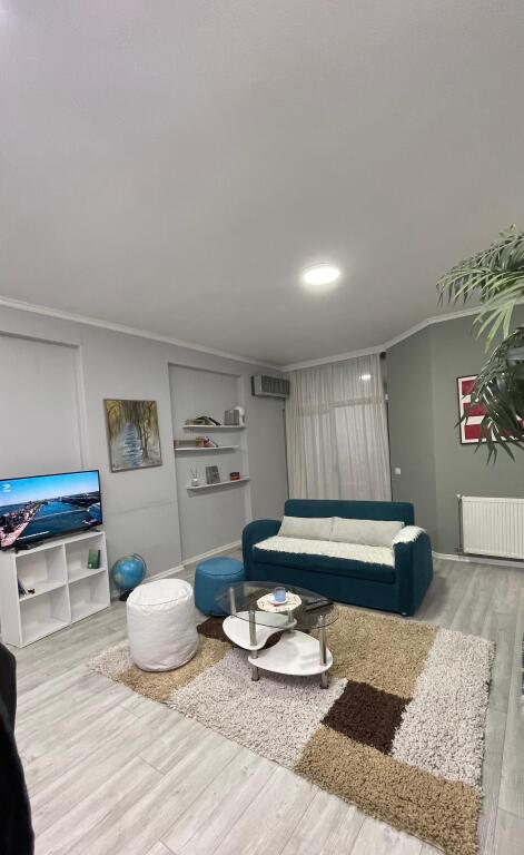 Jepet me qira 1+1 KOMUNA E PARISIT 650€