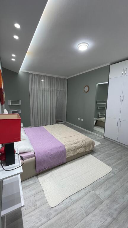 Jepet me qira 1+1 KOMUNA E PARISIT 650€