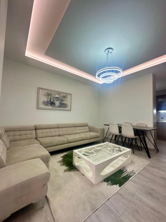 Apartament me qira 2+1+2 + parkim – Rr. Elbasanit, 7 Xhuxhat