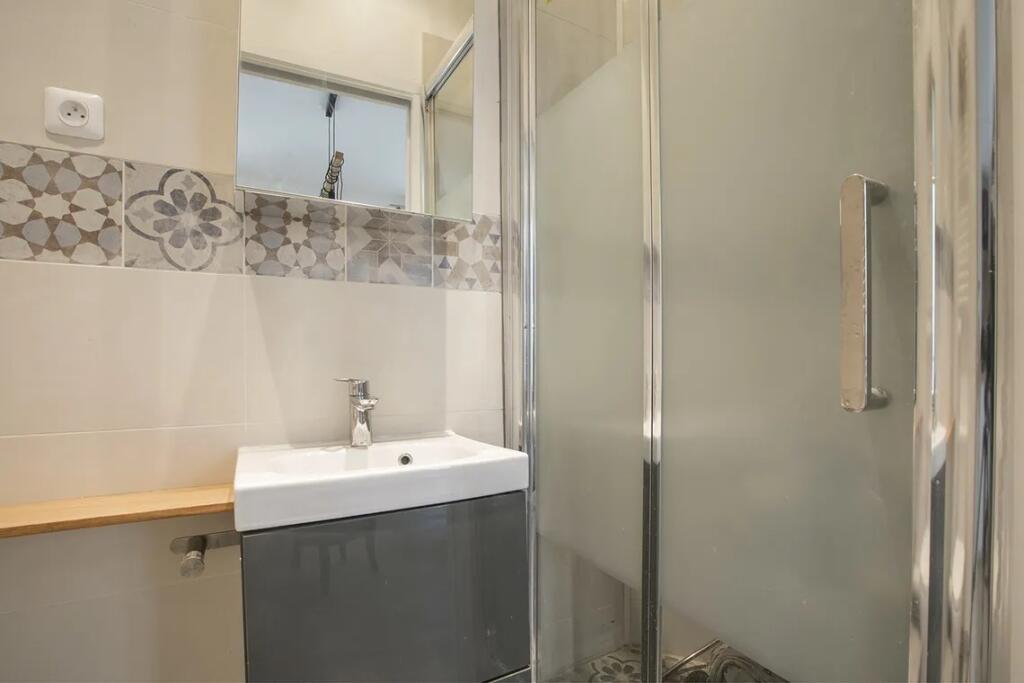 Apartment For Rent 1+1 at the Train Station (ID B211370) Tirana.
