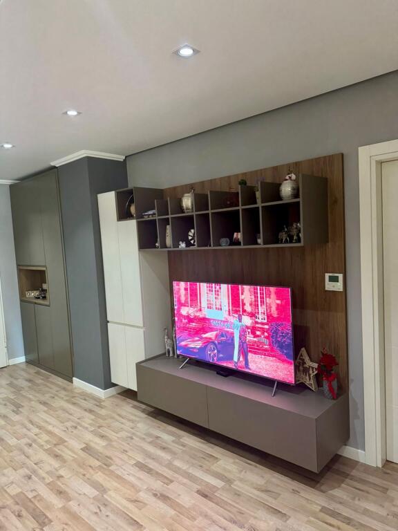 Jepet apartament 2+1 me qira prane qendres, Durres!