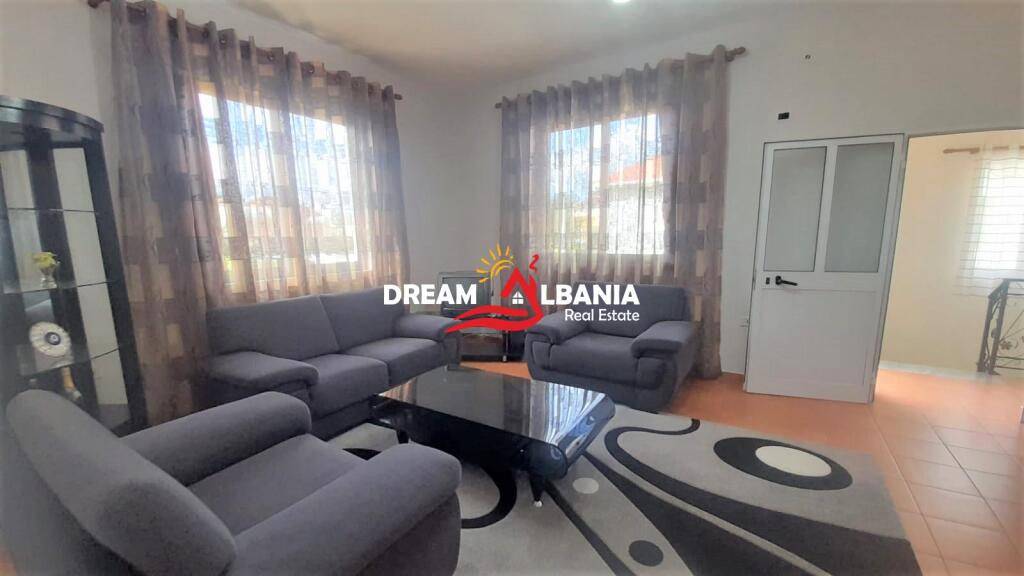 Casa privata in affitto, superficie 100 m², 2 piani