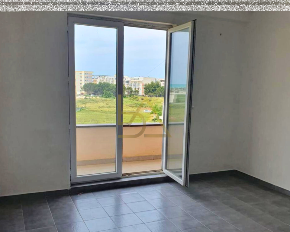 Shitet Apartament në Kavajë – Qerret