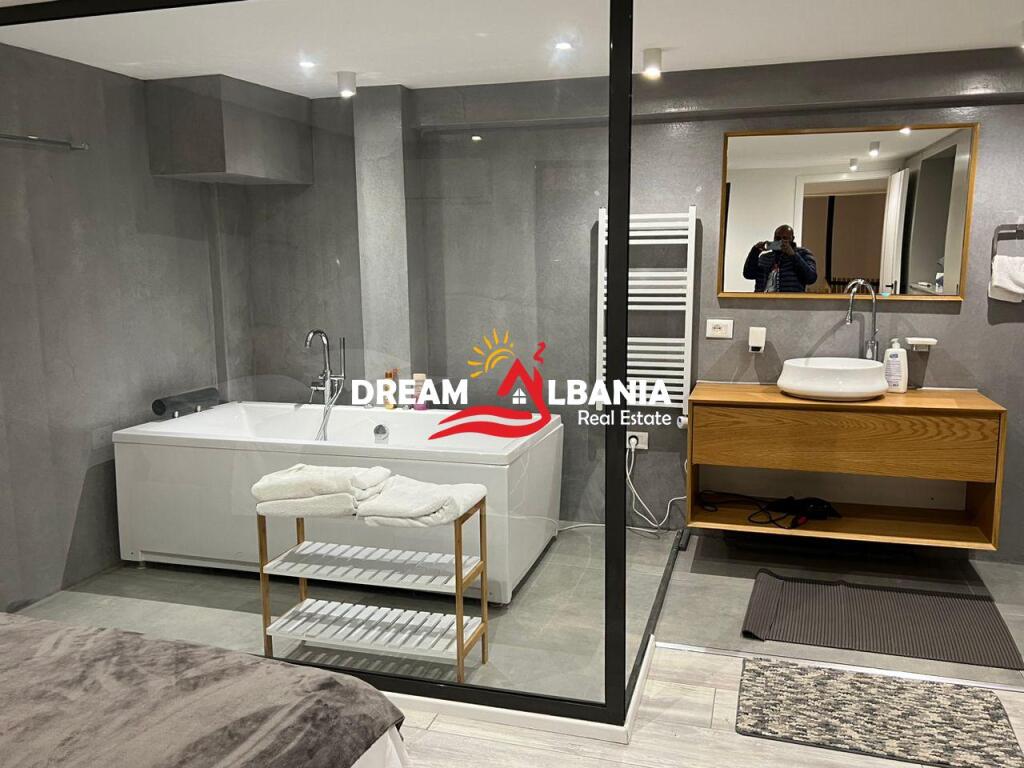 Jepet me qera duplex tek rruga e Kavajes prane Xhamise Dine Hoxha (ID 42214939)