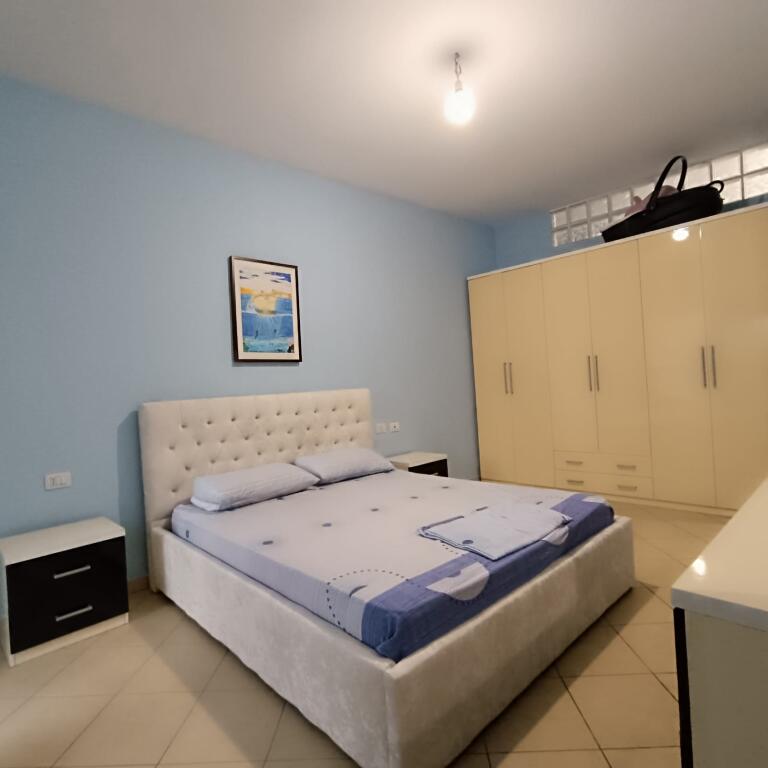 JEPET APARTAMENT 2+1 ME QIRA VLORE!
