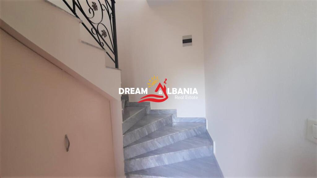 Casa privata in affitto, superficie 100 m², 2 piani