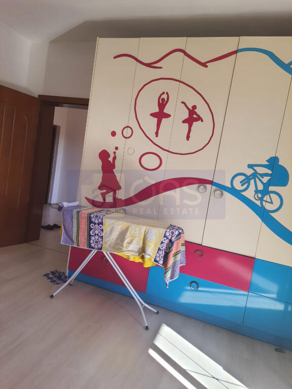 Jepet me qera Shtepi Private 2-Kate Ne Kamez