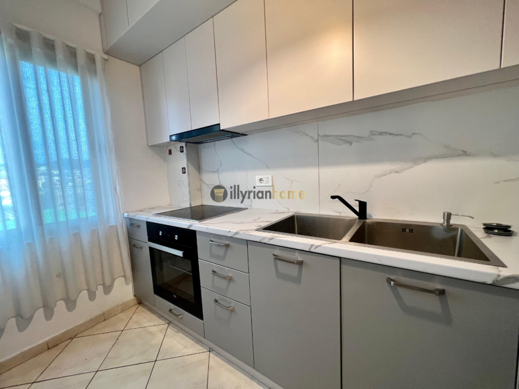 Jepet me qira Apartament 2+1+2 ballkone, pranë pallateve "Delijorgji", Tiranë